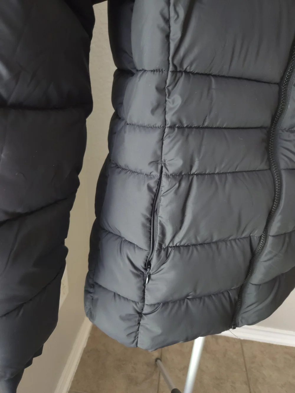Women Pulse Black Puffer Jacket with Faux Fur Hood. Small